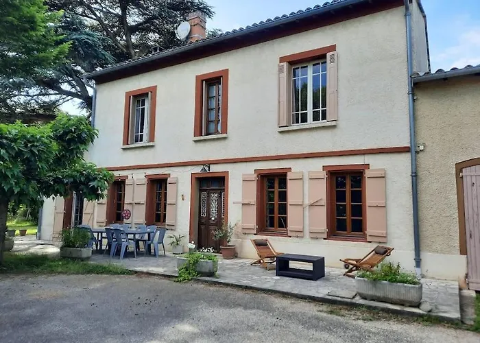 بيت للعطل Avec Jardin *