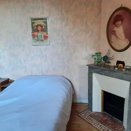 Maison De Campagne Avec Jardin مونْتوبا
