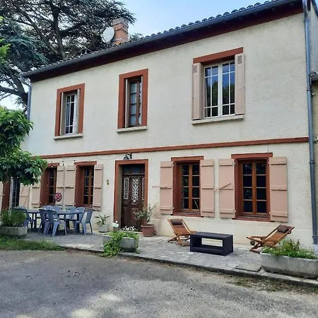 Holiday home Maison De Famille Avec Parc Arbore *
